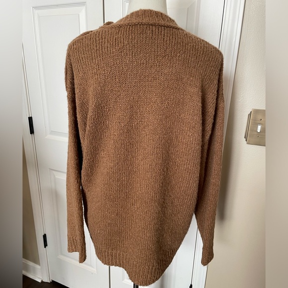 J. Crew Alpaca Blend Tan Button Shoulder Sweater Medium - Picture 4 of 7